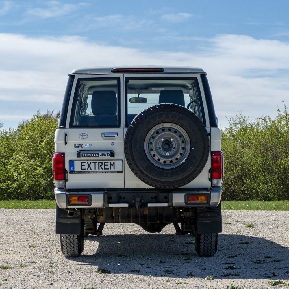 GRJ76 Lackierung: weiss 058